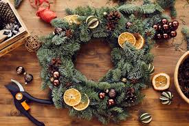 DIY Holiday Wreaths and Décor